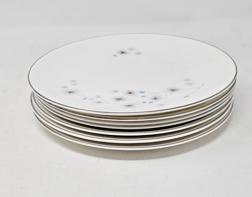 VTG Set of 7 Royal Doulton England Bone China Thistledown Lunch Salad Plates